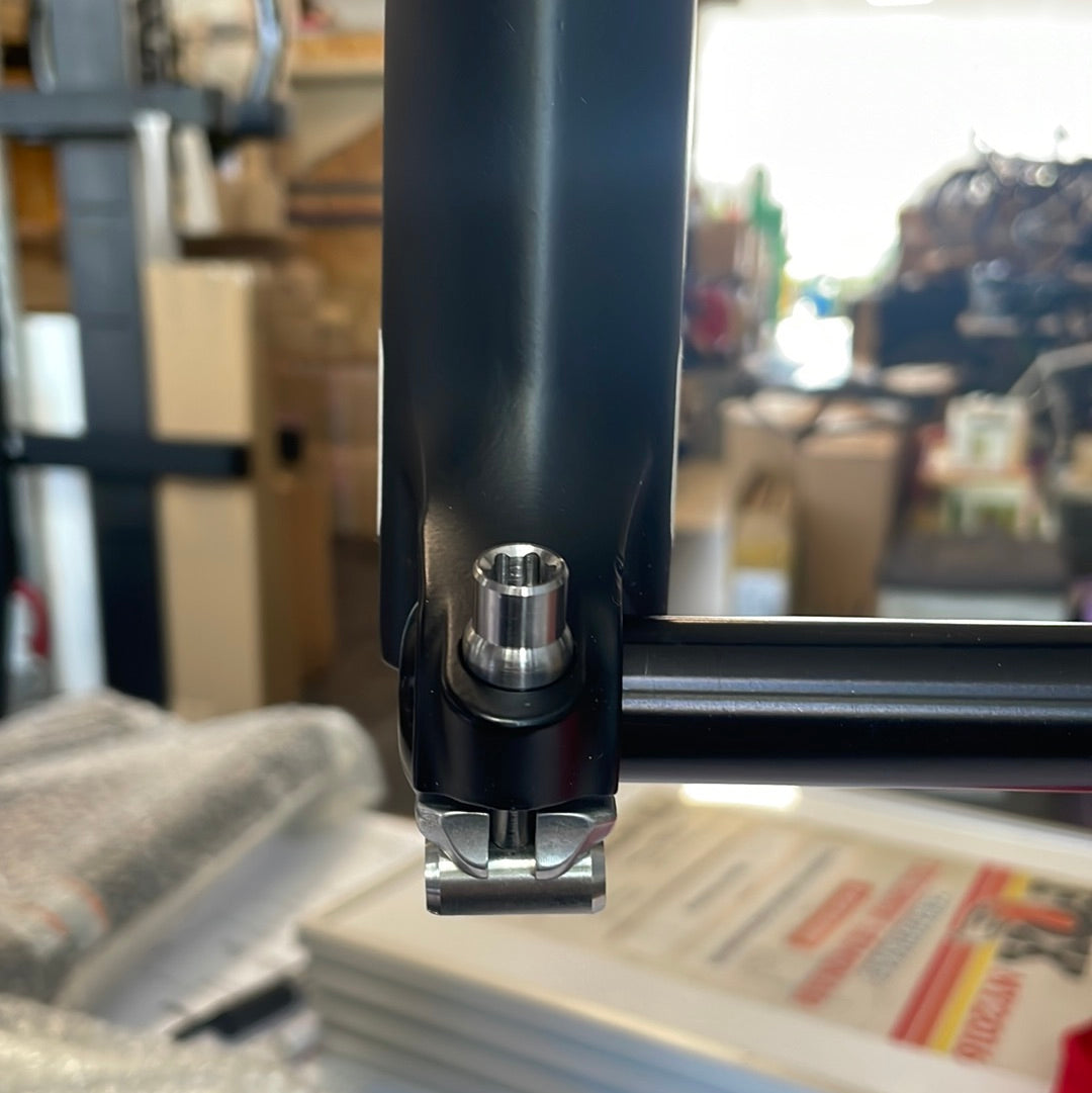 FORK AXLE QR20 - KIT 2004