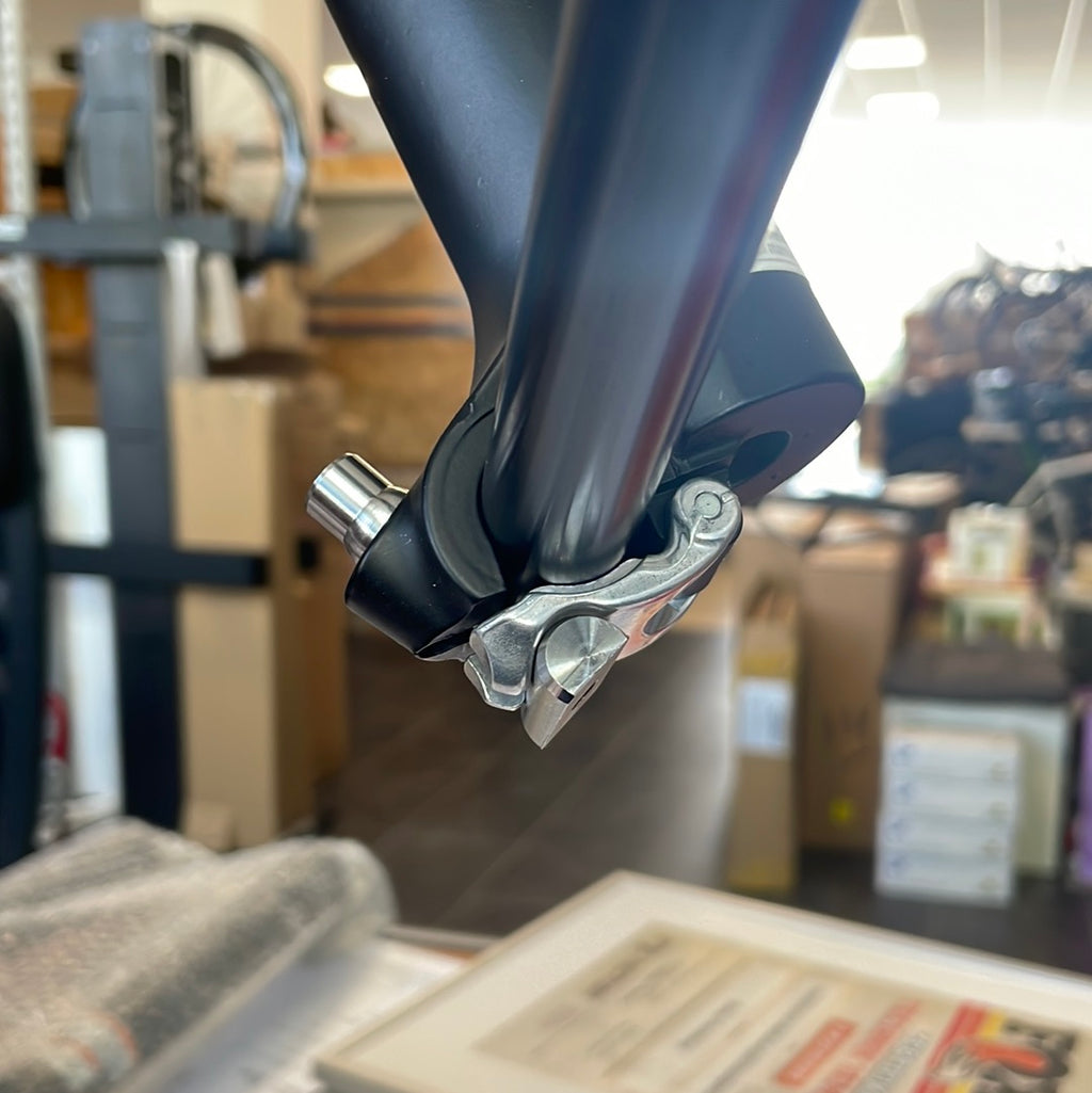 FORK AXLE QR20 - KIT 2004