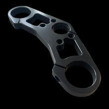 Load image into Gallery viewer, Obere Brücke einer Marzocchi Bomber Monster Federgabel in schwarz.