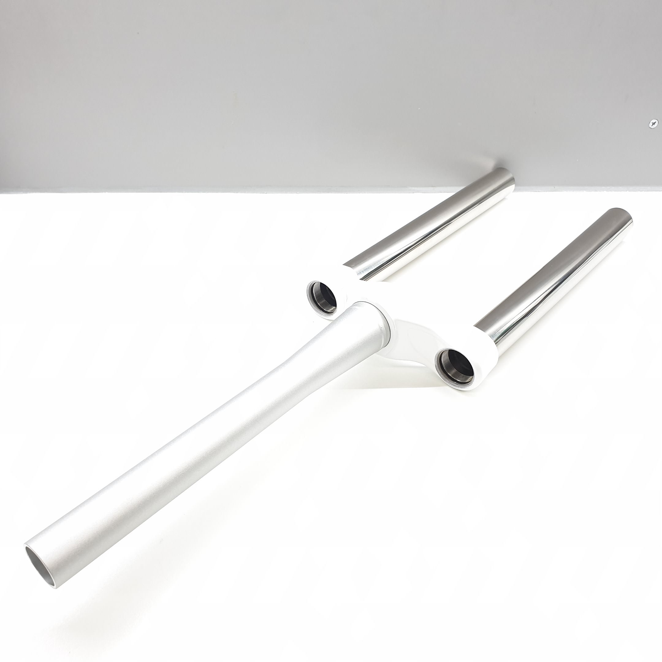 CSU TR 32NKL140/TT/ALTPR/GWHT/29IN/44 - BSB Bicycle Suspension Berlin