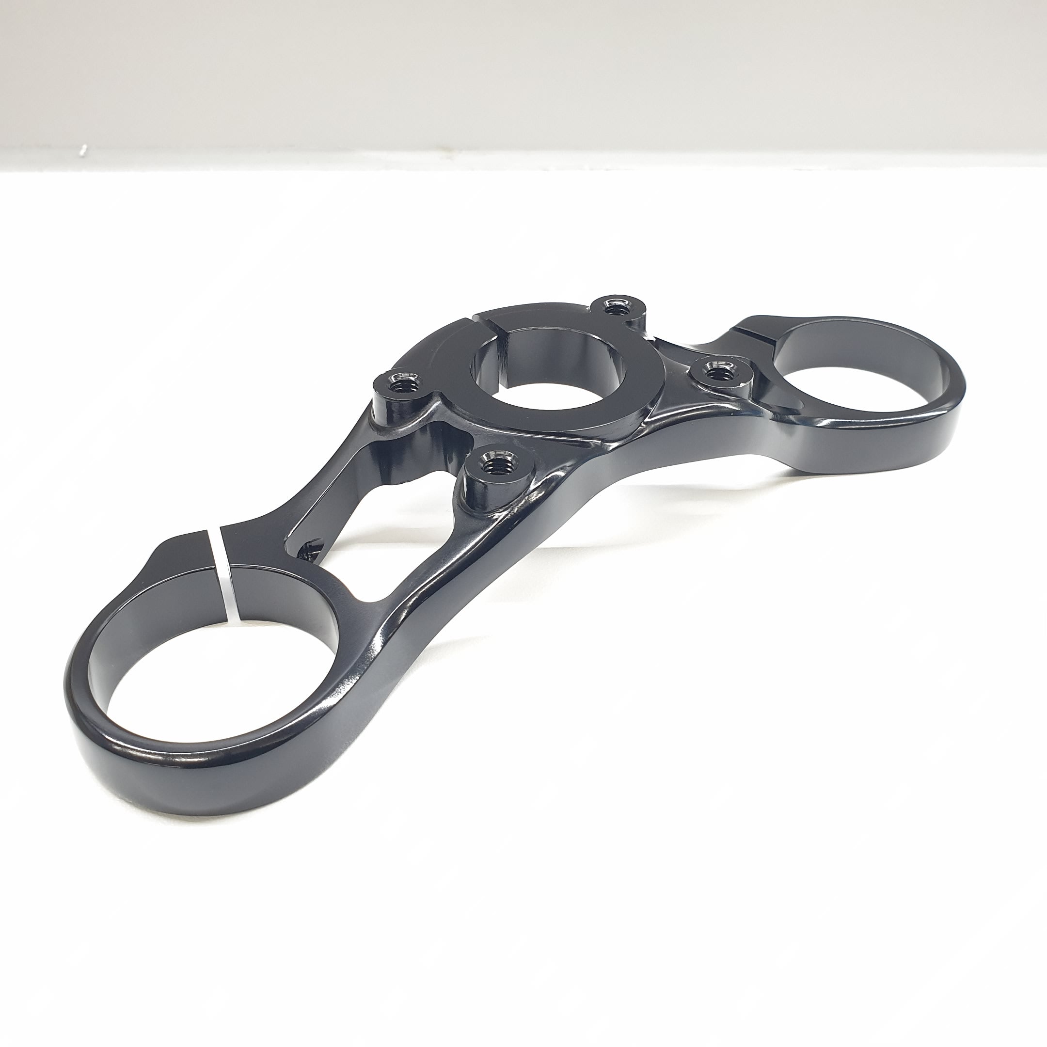 UPPER CROWN 38/GBLK/888 4 HOLES 501629 Paint scratches present