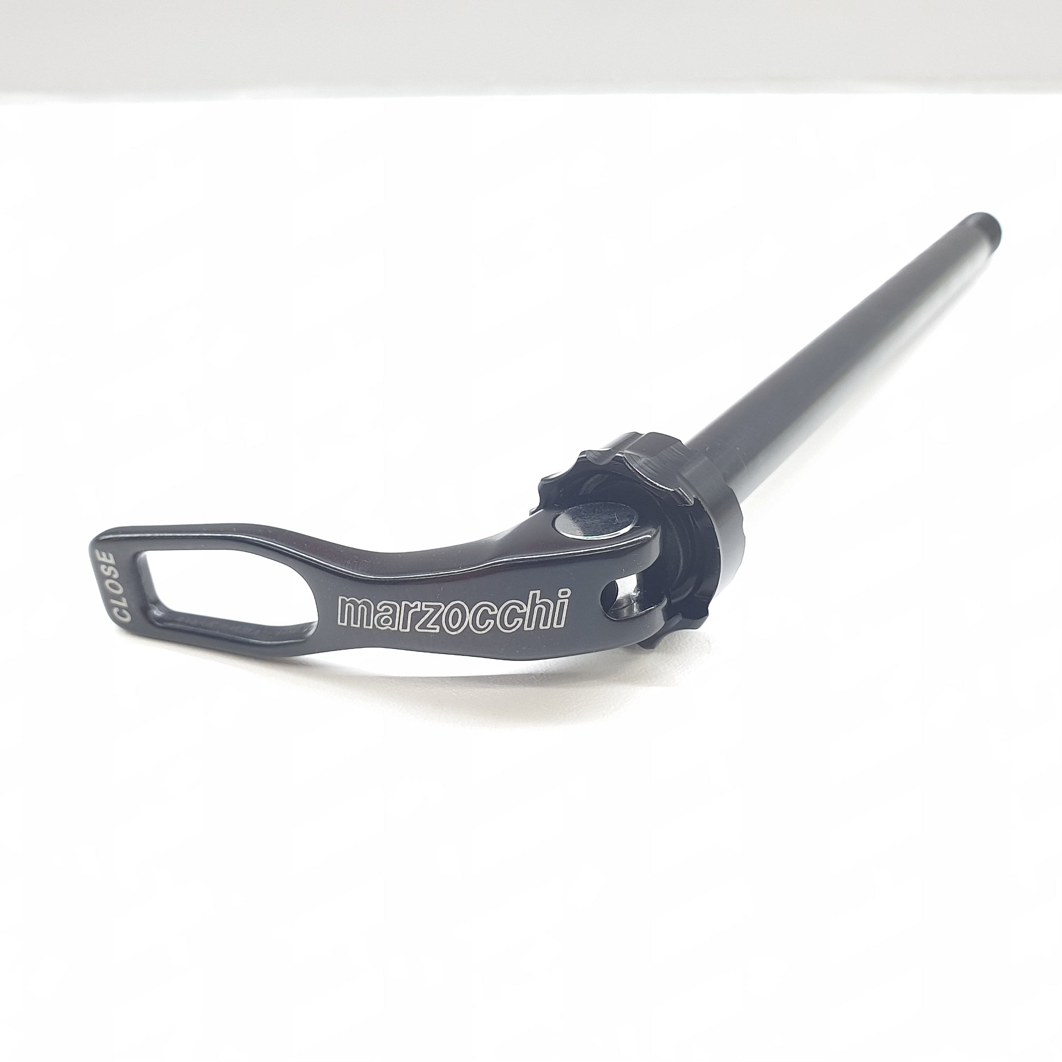 REAR AXLE QR12 142MM