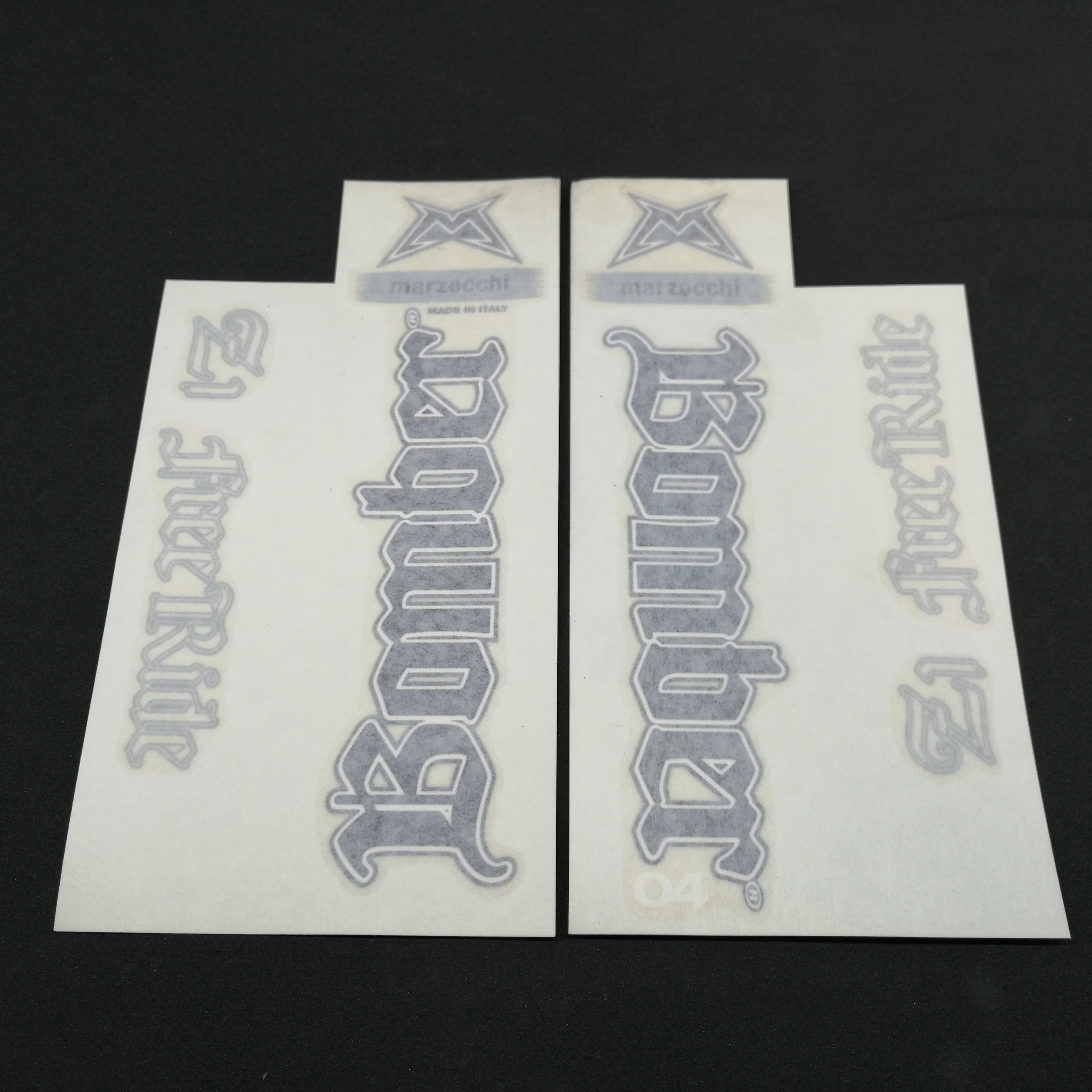 RH+LH LABELS Z1 FR 04- BLACK